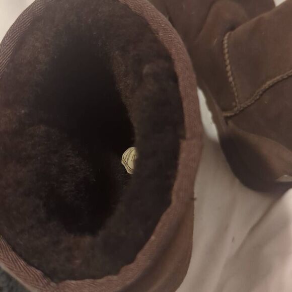 UGG  Brown suede shearing Boots sz 6 - Picture 6 of 7